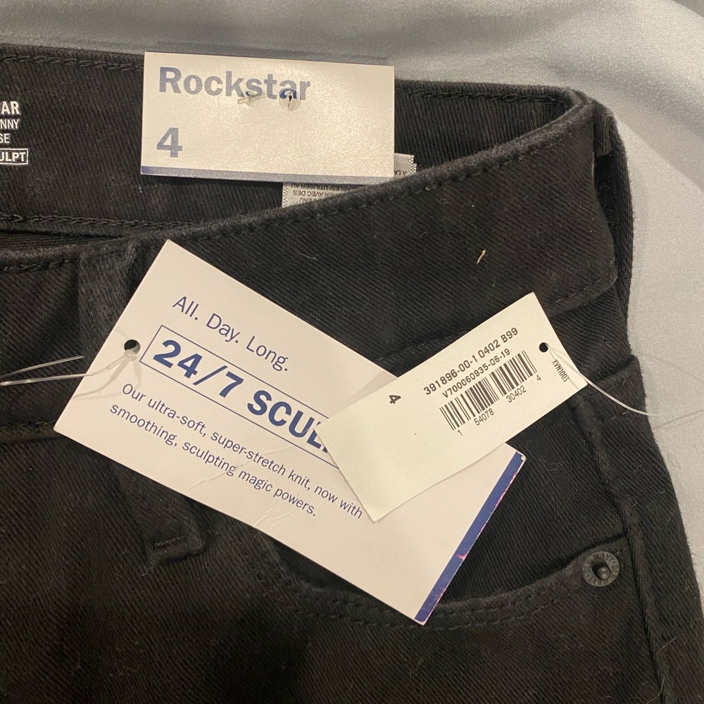 NWT Old Navy Rockstar Jeans - black